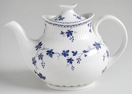 Yorktown Teapot & Lid