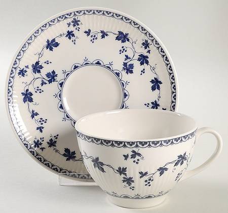 Yorktown Flat Cup & Saucer Set