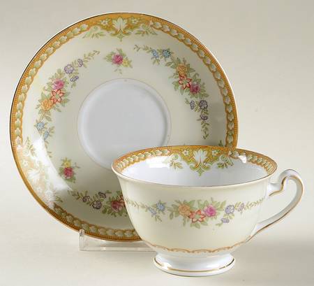 RDB3 (JAPAN) Footed Cup & Saucer Set