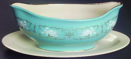 Brentwood Castle Gravy Boat with Attached Underplate
