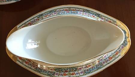 RDN30 Gravy Boat with Attached Underplate