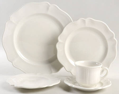 Heirloom 40 Piece Estate Set