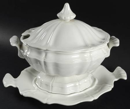 Heirloom Oval Tureen & Lid with Underplate