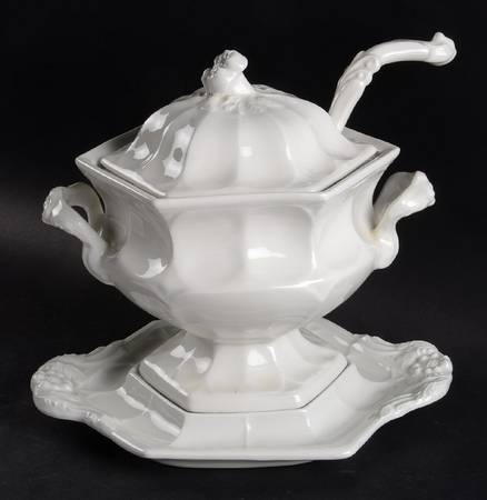 Heirloom Octagonal Tureen & Lid w/Ladle & Underplate