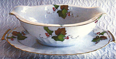 Autumn Gravy Boat with Attached Underplate