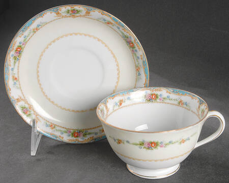 Bienville (Floral Center) Footed Cup & Saucer Set