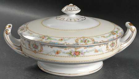 Bienville (Floral Center) Round Covered Vegetable