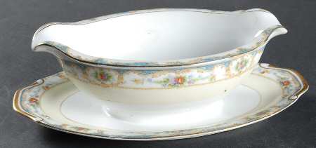Bienville (Floral Center) Gravy Boat with Attached Underplate