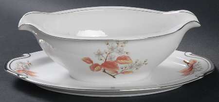 Fontaine Gravy Boat with Attached Underplate