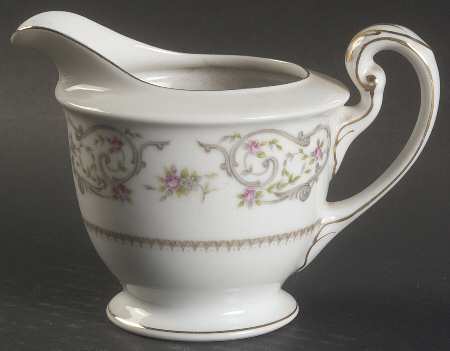 Minuet Creamer