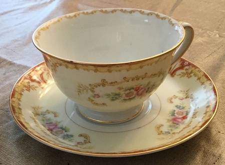 REG2 Footed Cup & Saucer Set