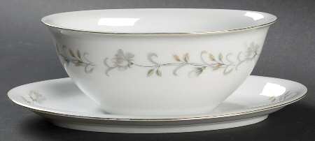 Winfield Gravy Boat with Attached Underplate