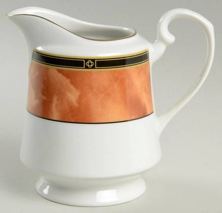 Wood Garland Creamer