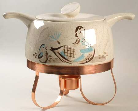 Bob White 4 Qt Rd Covered Casserole w/Copper Metal Stand