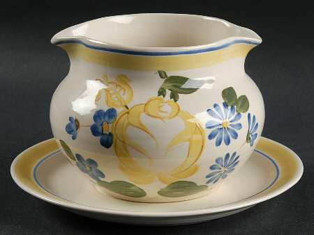 Brittany Gravy Boat with Attached Underplate