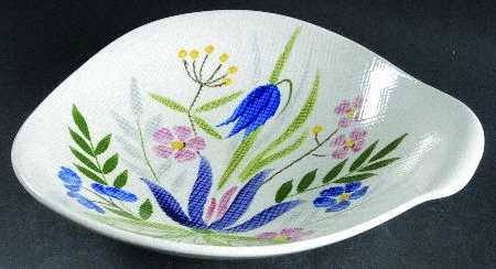 Country Garden 9" Round Vegetable Bowl
