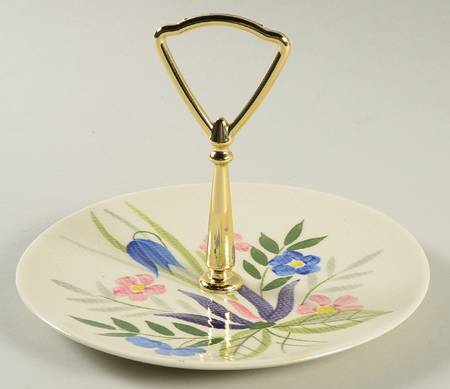 Country Garden Round Serving Plate with Handle (BBr)