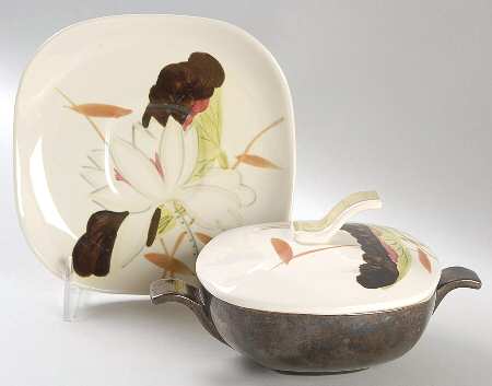 Lotus Bronze Cream Soup Bowl & Saucer Set with Lid
