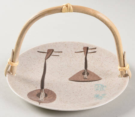 Lute Song 5 3/8"-5 5/8" Bamboo Handled Serving Plate  HC