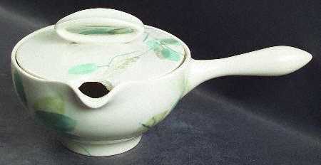 Merrileaf Gravy Boat & Lid