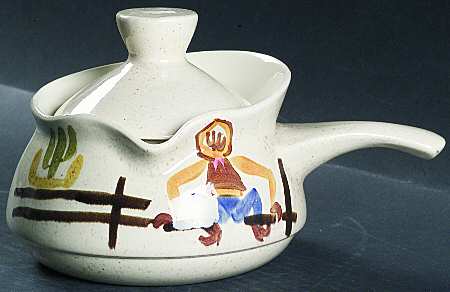 Round Up Gravy Boat & Lid