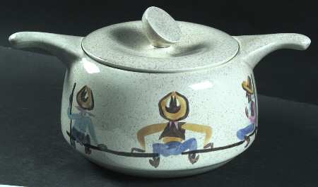 Round Up 4 Quart Round Covered Casserole