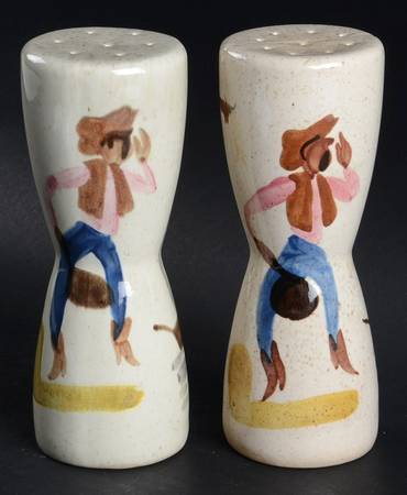 Round Up Oversized Salt & Pepper Set