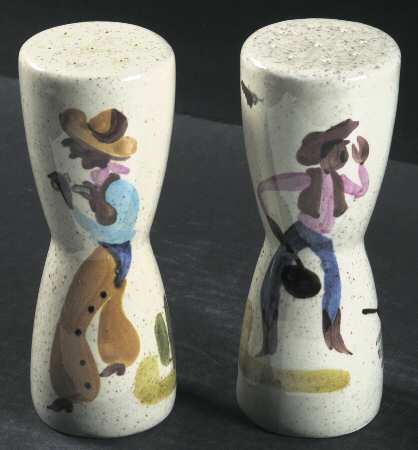Round Up Oversized Salt & Pepper Set