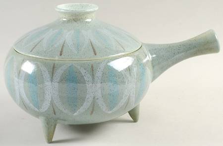 Spruce 2 Qt Round Covered Casserole