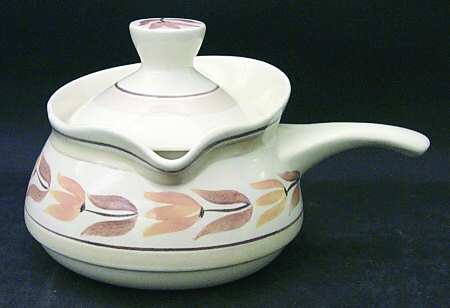 Tip Toe Gravy Boat & Lid