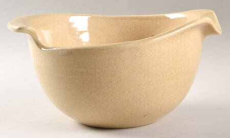 Town and Country Sand 9" Mixing Bowl