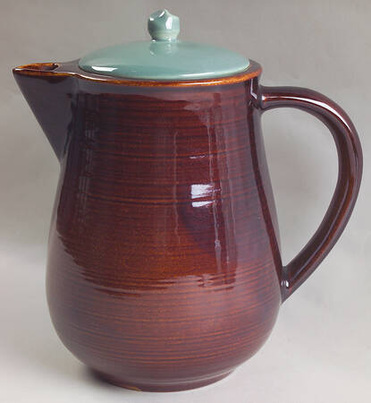Village Green Coffee Pot & Lid by Red Wing