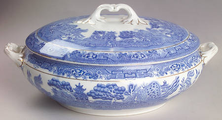 Blue Willow Round Covered Vegetable