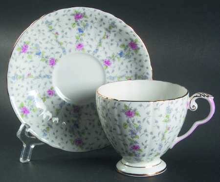 Chantilly Footed Cup & Saucer Set