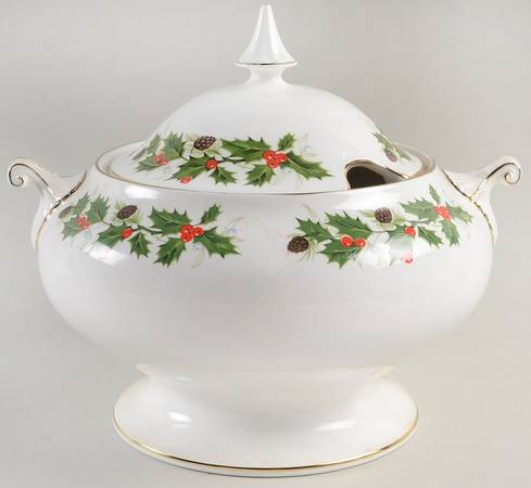 Noel (Holly Backstamp, Smooth) Tureen &  Lid