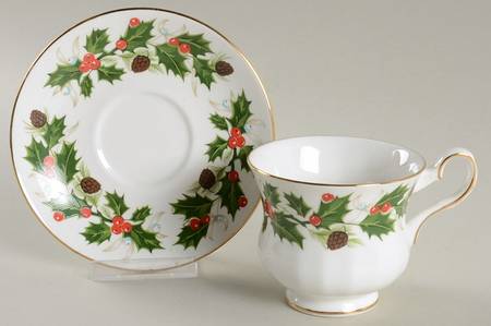Noel (Holly Backstamp, Smooth) Breakfast Cup & Saucer Set