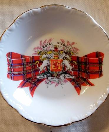 Coat of Arms (Scalloped) Saucer for Footed Cup
