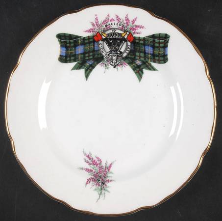 Coat of Arms (Scalloped) Bread & Butter Plate