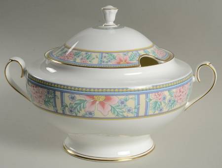 Sumatra Tureen &  Lid