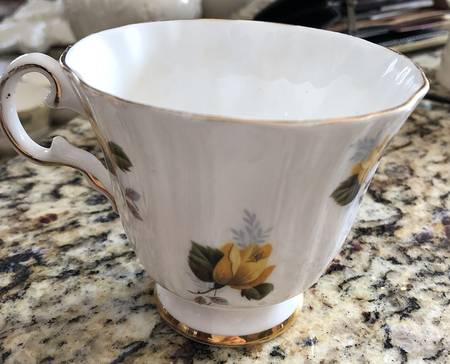 1728 Footed Cup