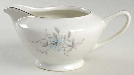 Fantasy (Smooth Edge) Creamer