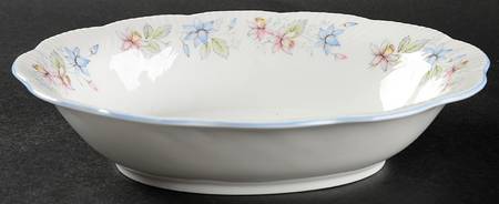 Claire 9" Oval Vegetable Bowl
