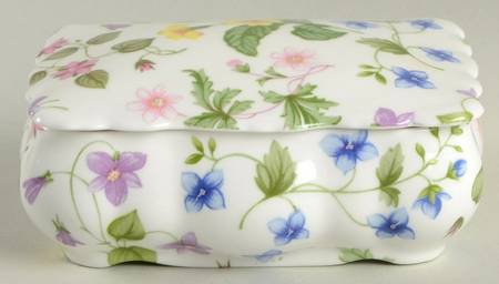 Country Meadow Cigarette Box & Lid