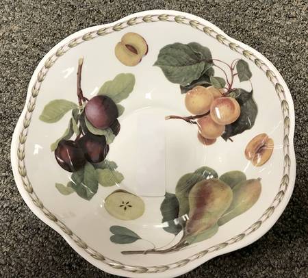 Hooker's Fruit (Bone, Made In England) 7" Footed Bowl