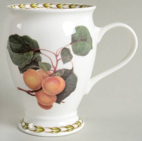 Hooker's Fruit (Bone, Made In England) Footed Mug
