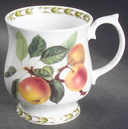 Hooker's Fruit (Bone, Made In England) Footed Mug