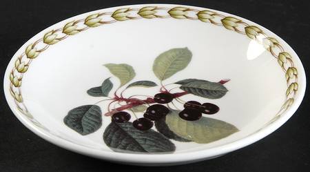 Hooker's Fruit (Bone, Made In England) Fruit/Dessert (Sauce) Bowl