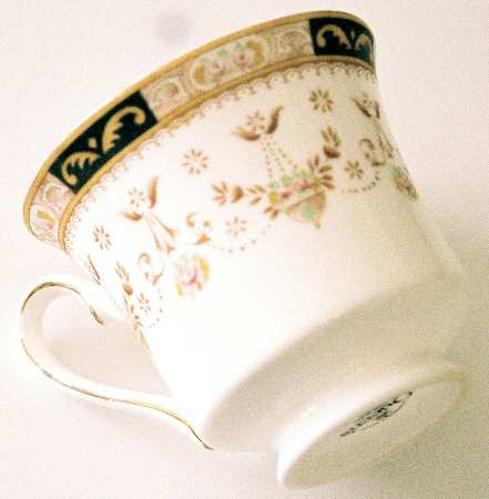 Olde England Footed Cup
