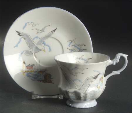 Seagull (Smooth) Footed Cup & Saucer Set