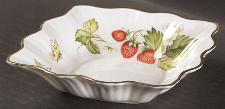 Virginia Strawberry Small Square Sweet Meat Dish